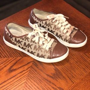EUC Michael Kors Sneakers Size: 8.5